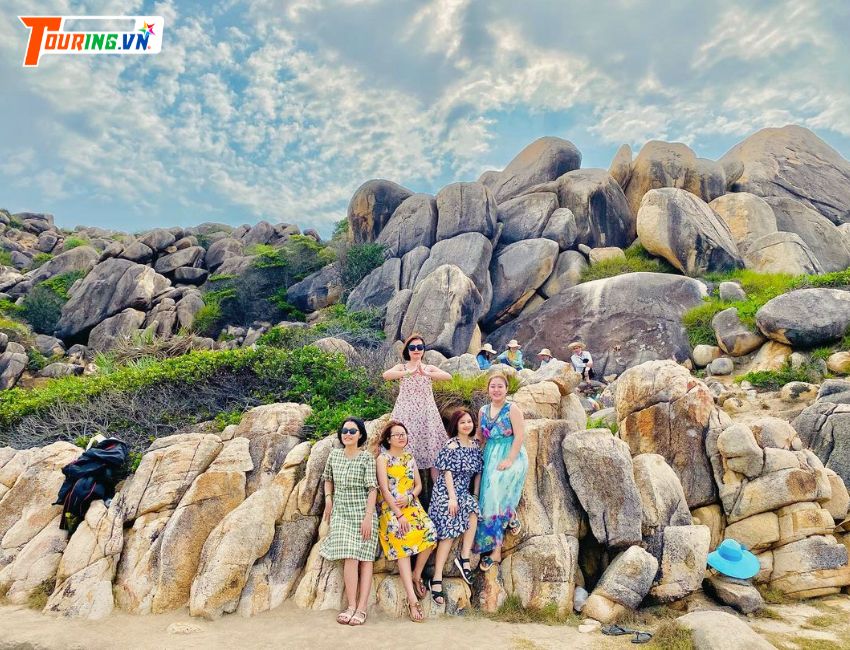 Bãi Đá Thảo Nguyên Cù Lao Xanh – Vẻ đẹp muôn hình vạn trạng